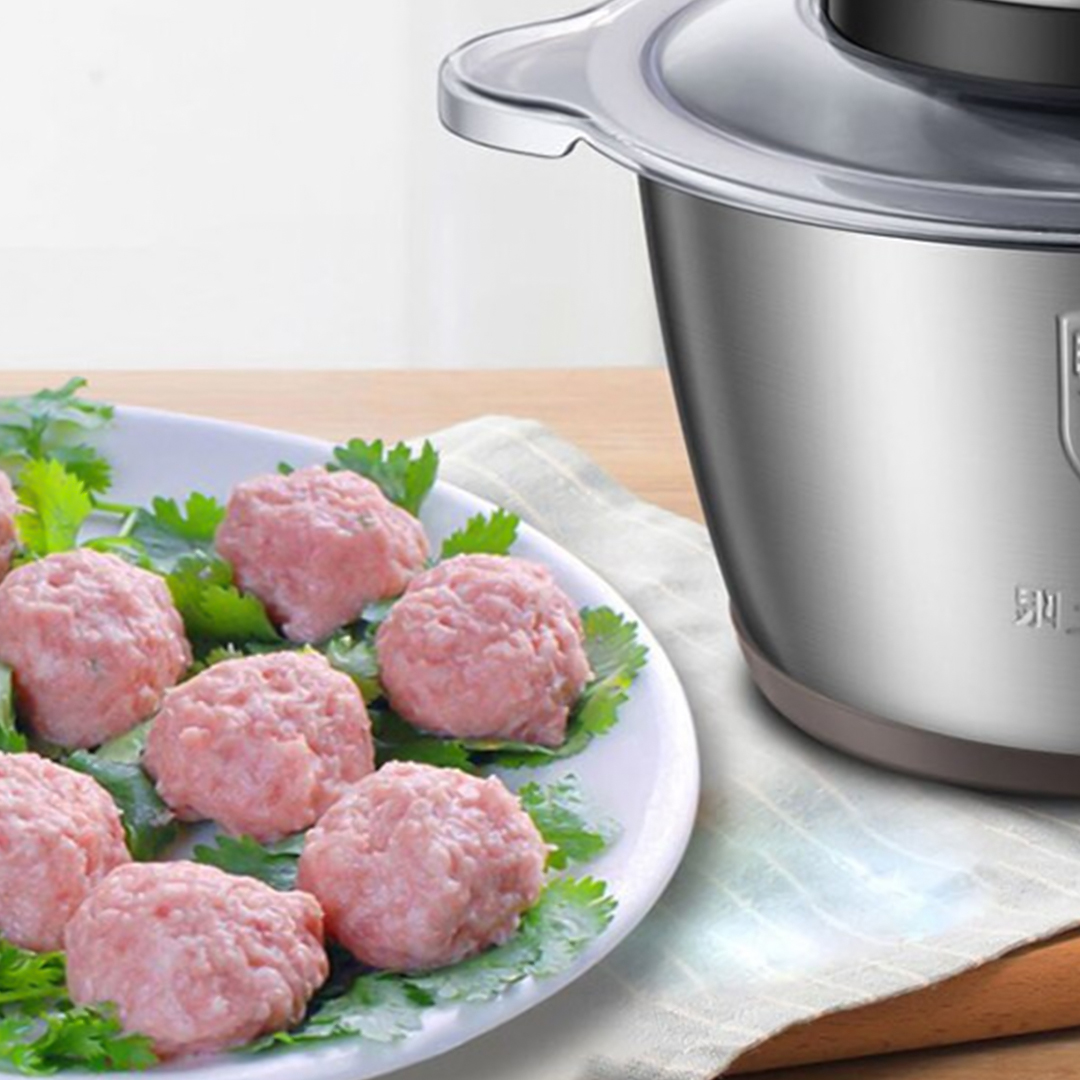 Electric meat and vegetable chopper